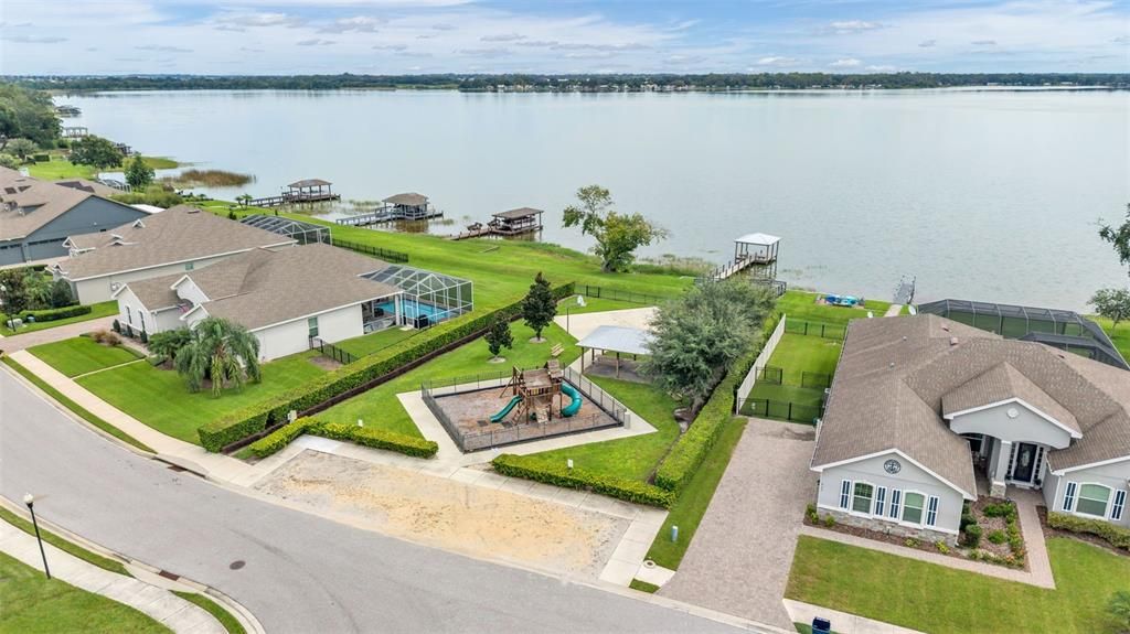 На продажу: $359,999 (3 спален, 2 ванн, 1688 Квадратных фут)