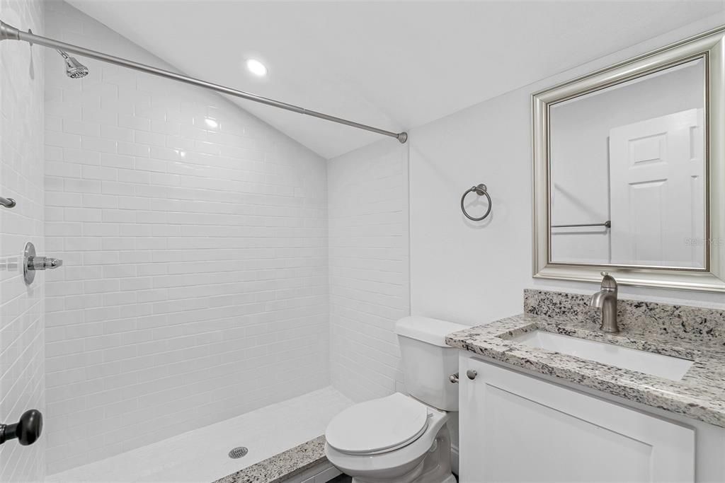 На продажу: $399,999 (4 спален, 0 ванн, 1536 Квадратных фут)