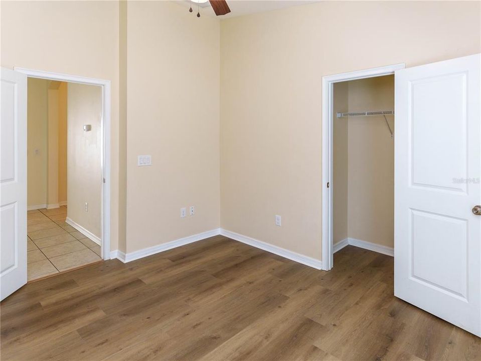 For Rent: $2,300 (4 beds, 2 baths, 2082 Square Feet)