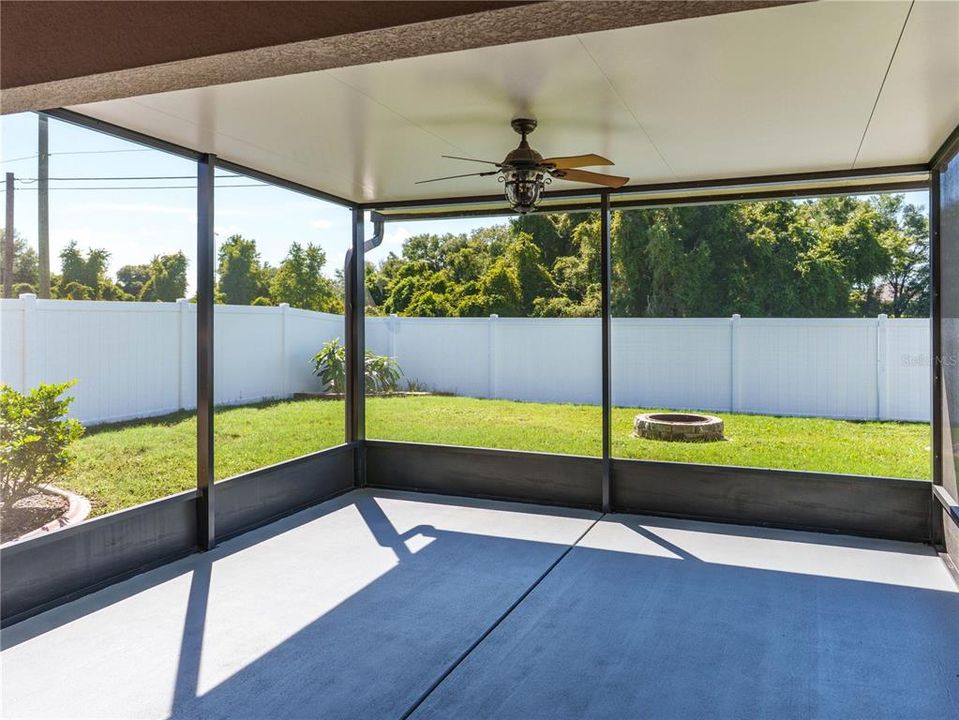 For Rent: $2,300 (4 beds, 2 baths, 2082 Square Feet)
