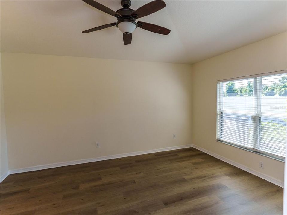 For Rent: $2,300 (4 beds, 2 baths, 2082 Square Feet)