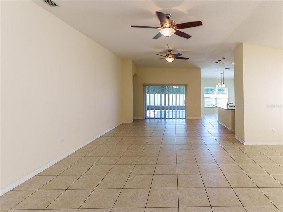 For Rent: $2,300 (4 beds, 2 baths, 2082 Square Feet)