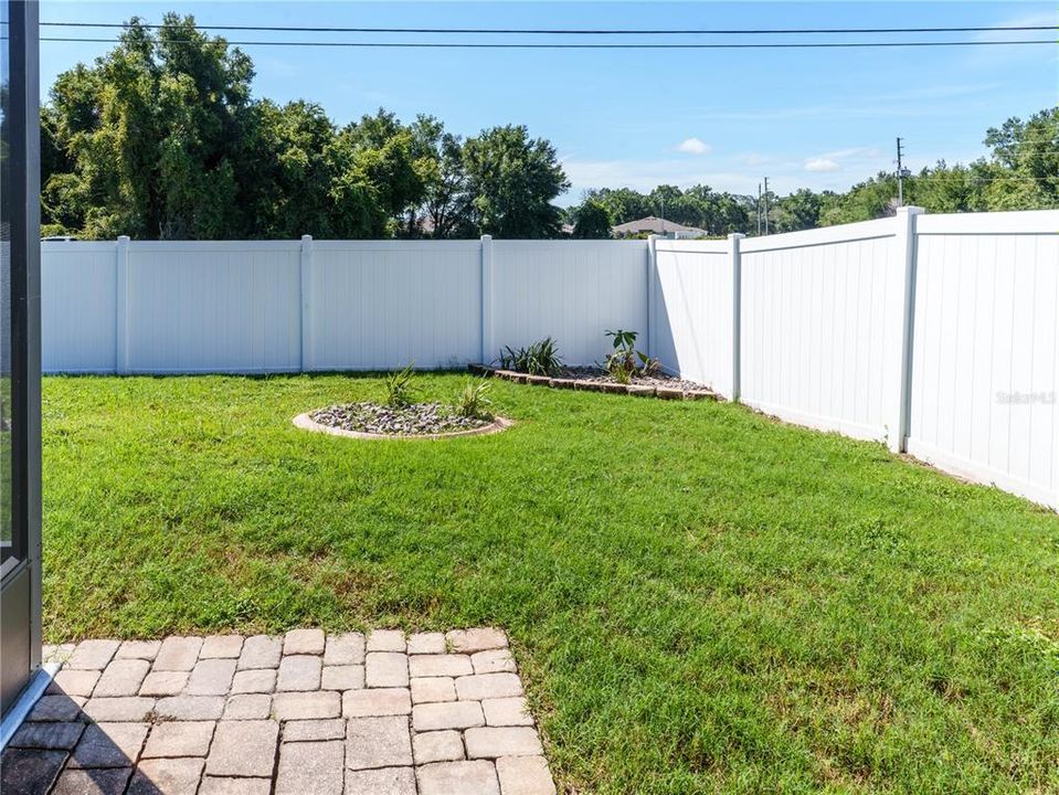 For Rent: $2,300 (4 beds, 2 baths, 2082 Square Feet)