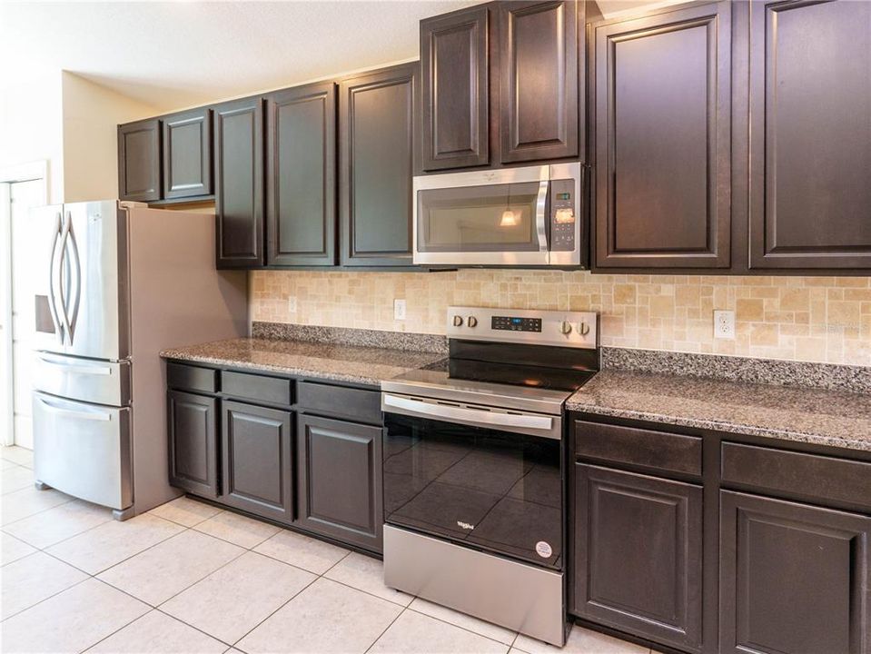 For Rent: $2,300 (4 beds, 2 baths, 2082 Square Feet)
