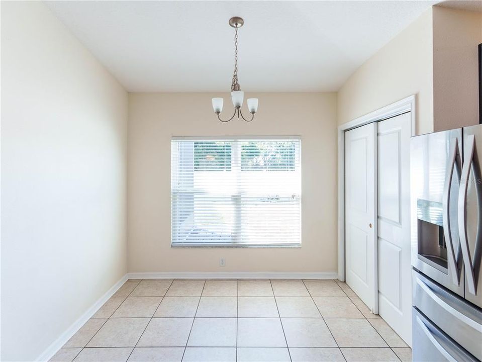 For Rent: $2,300 (4 beds, 2 baths, 2082 Square Feet)