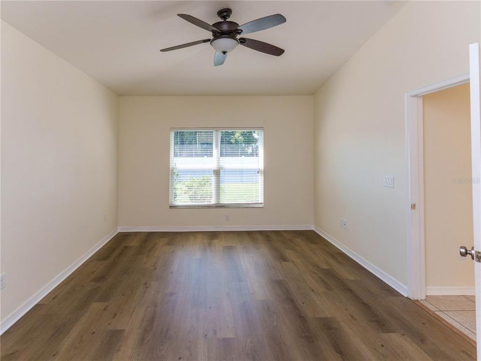 For Rent: $2,300 (4 beds, 2 baths, 2082 Square Feet)