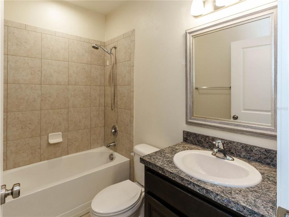For Rent: $2,300 (4 beds, 2 baths, 2082 Square Feet)