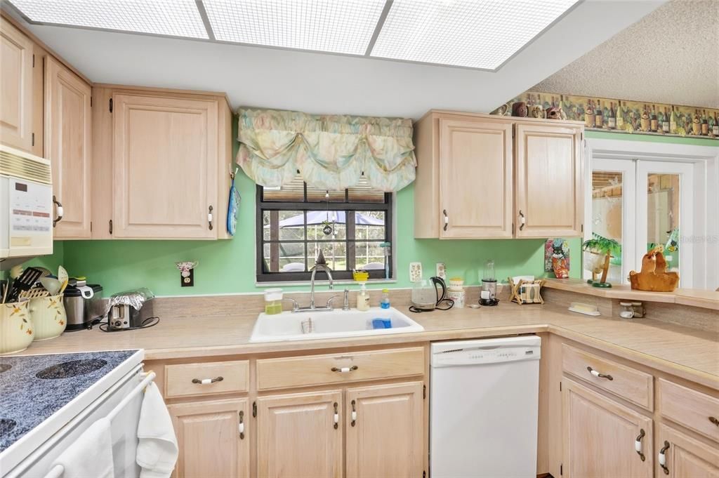 For Sale: $325,000 (3 beds, 1 baths, 1368 Square Feet)