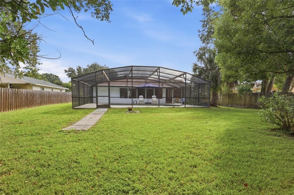 For Sale: $325,000 (3 beds, 1 baths, 1368 Square Feet)