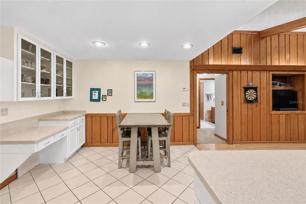For Sale: $379,900 (3 beds, 2 baths, 2350 Square Feet)