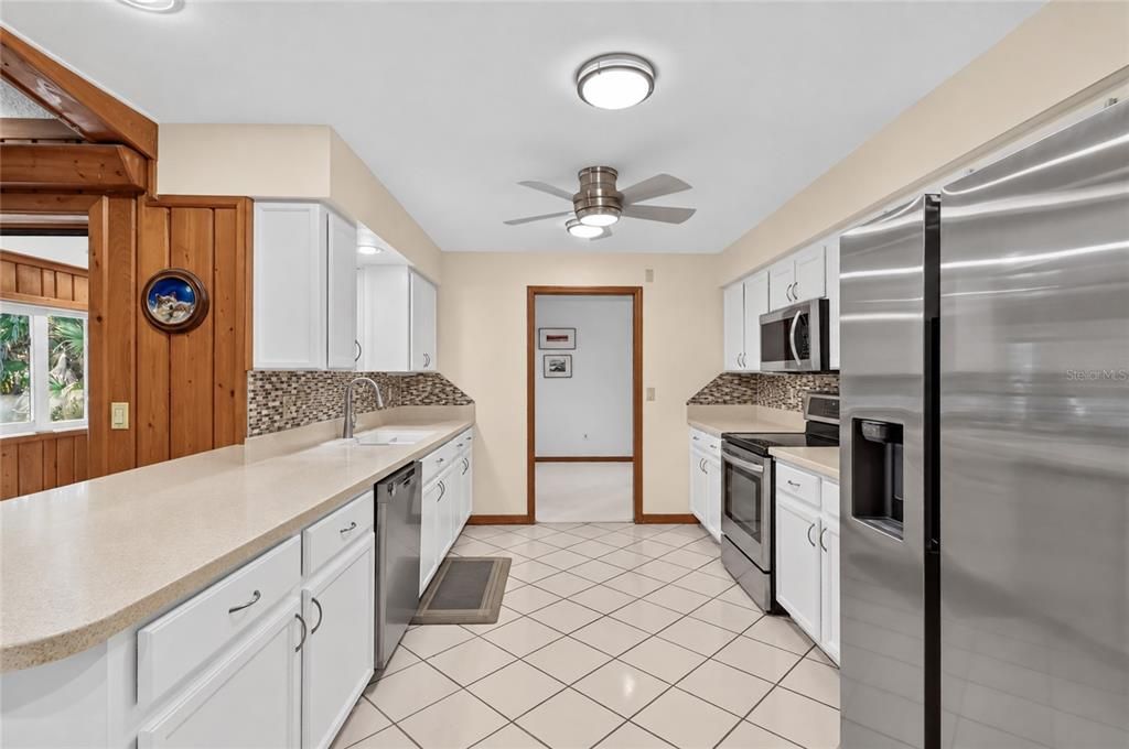 For Sale: $379,900 (3 beds, 2 baths, 2350 Square Feet)