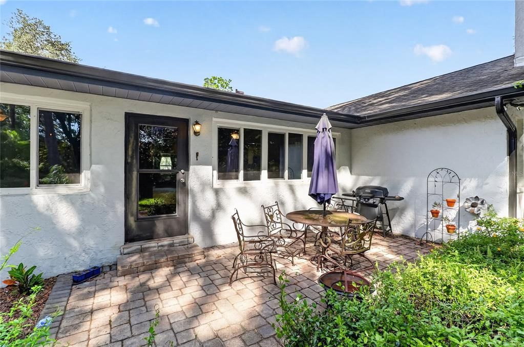 For Sale: $379,900 (3 beds, 2 baths, 2350 Square Feet)