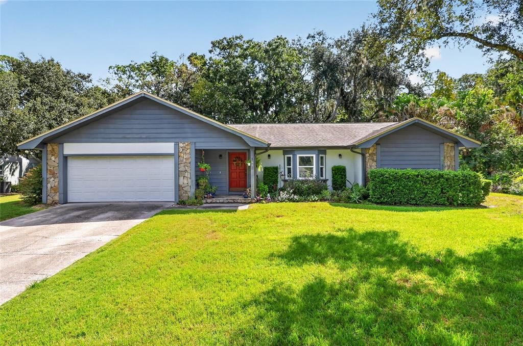 For Sale: $379,900 (3 beds, 2 baths, 2350 Square Feet)