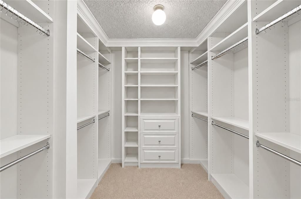 For Sale: $379,900 (3 beds, 2 baths, 2350 Square Feet)