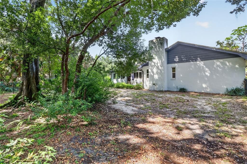 For Sale: $379,900 (3 beds, 2 baths, 2350 Square Feet)