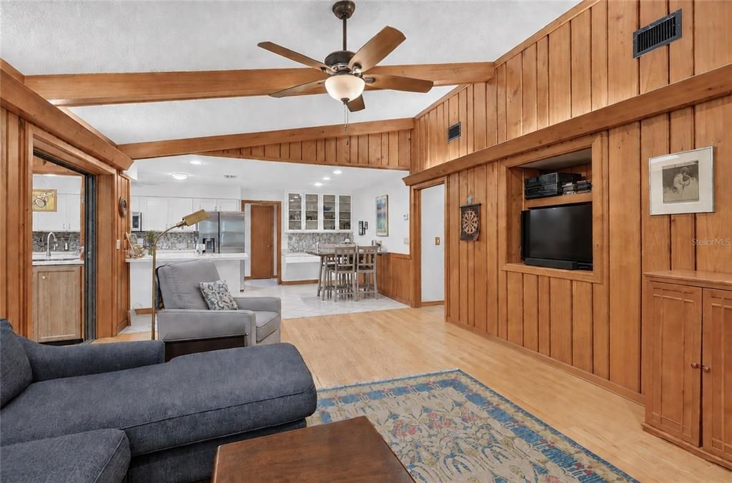 For Sale: $379,900 (3 beds, 2 baths, 2350 Square Feet)