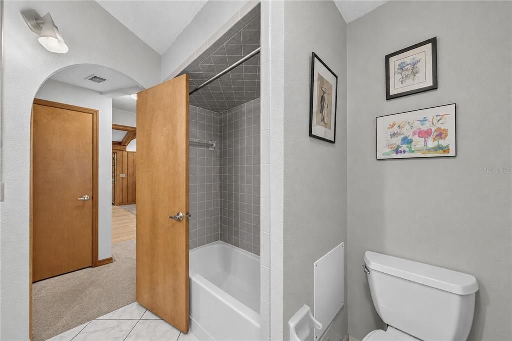 For Sale: $379,900 (3 beds, 2 baths, 2350 Square Feet)