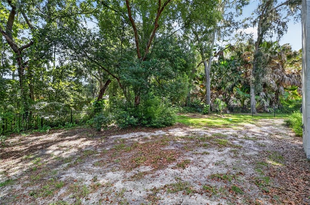 For Sale: $379,900 (3 beds, 2 baths, 2350 Square Feet)