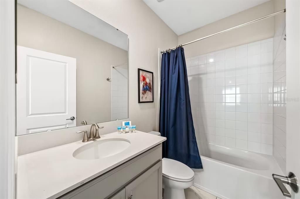 For Sale: $580,000 (6 beds, 5 baths, 3275 Square Feet)