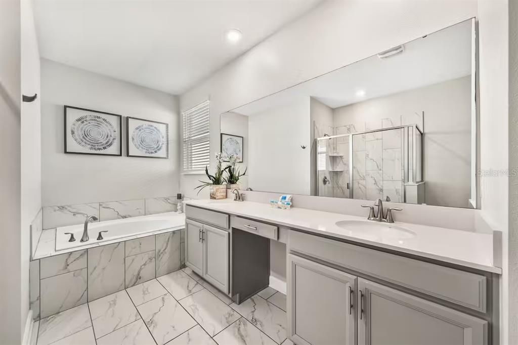 For Sale: $580,000 (6 beds, 5 baths, 3275 Square Feet)