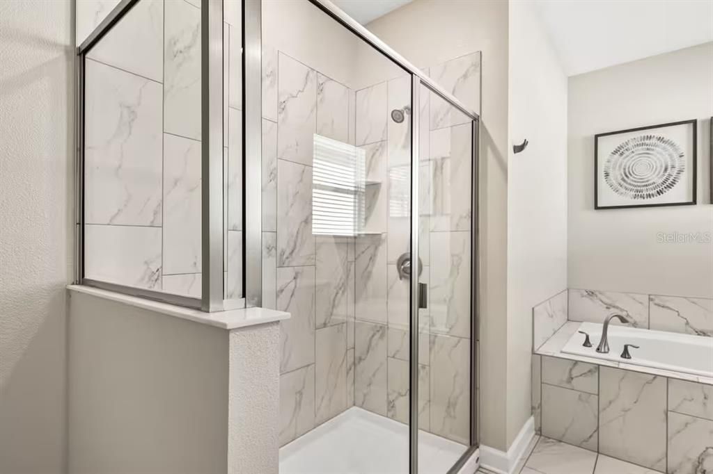 For Sale: $580,000 (6 beds, 5 baths, 3275 Square Feet)