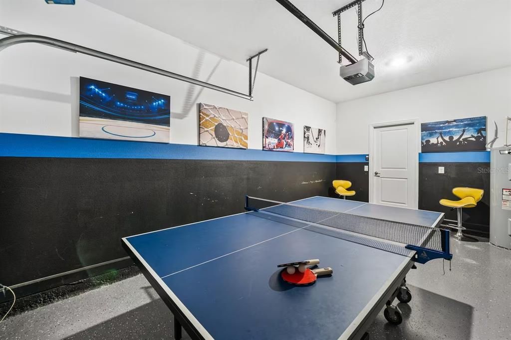 For Sale: $580,000 (6 beds, 5 baths, 3275 Square Feet)
