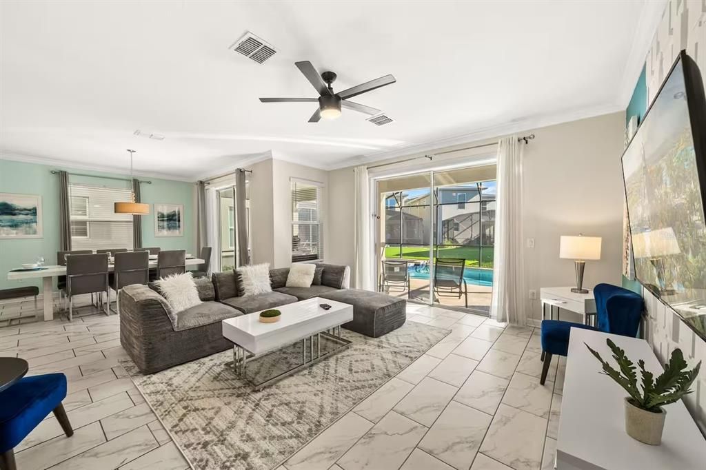 For Sale: $580,000 (6 beds, 5 baths, 3275 Square Feet)