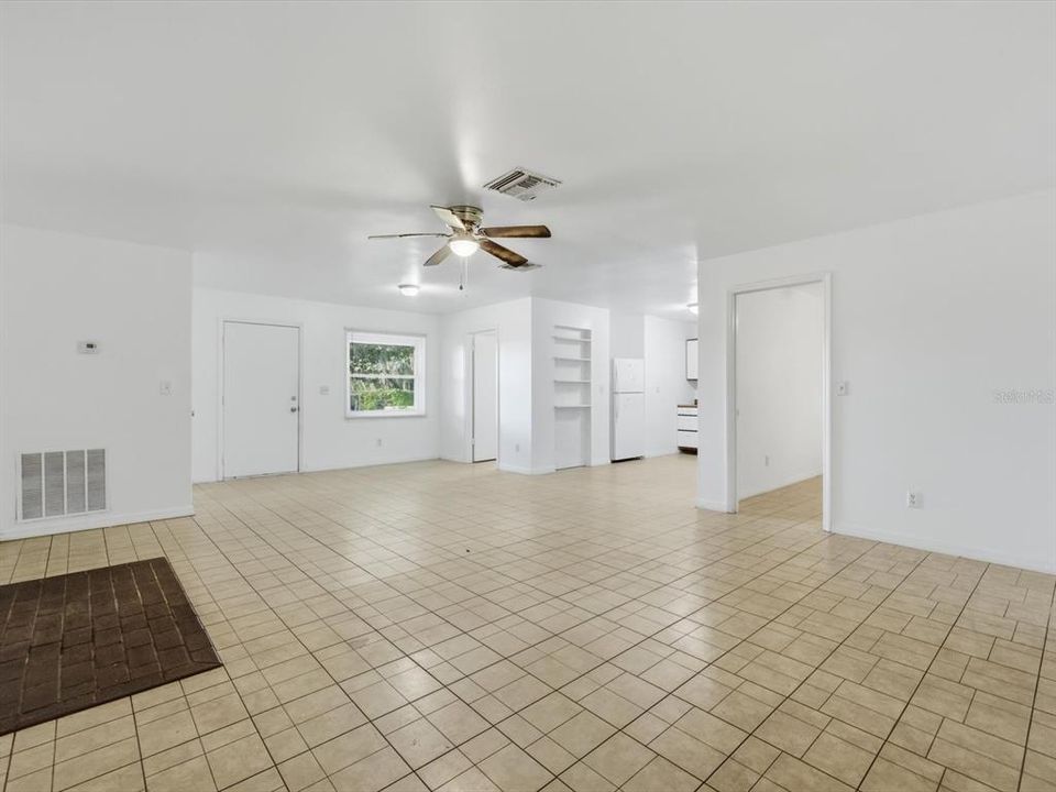 En Venta: $199,900 (2 camas, 2 baños, 1351 Pies cuadrados)