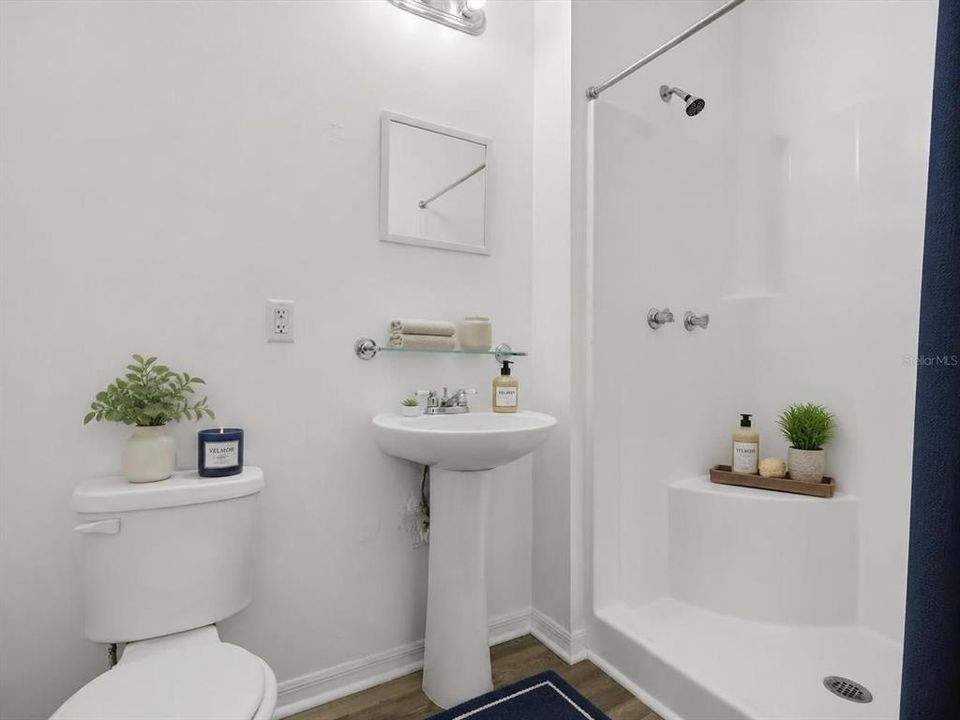 En Venta: $199,900 (2 camas, 2 baños, 1351 Pies cuadrados)