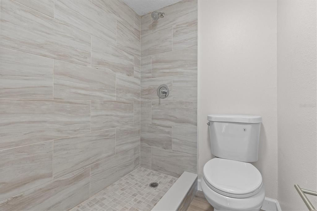 En Venta: $250,000 (2 camas, 2 baños, 1020 Pies cuadrados)