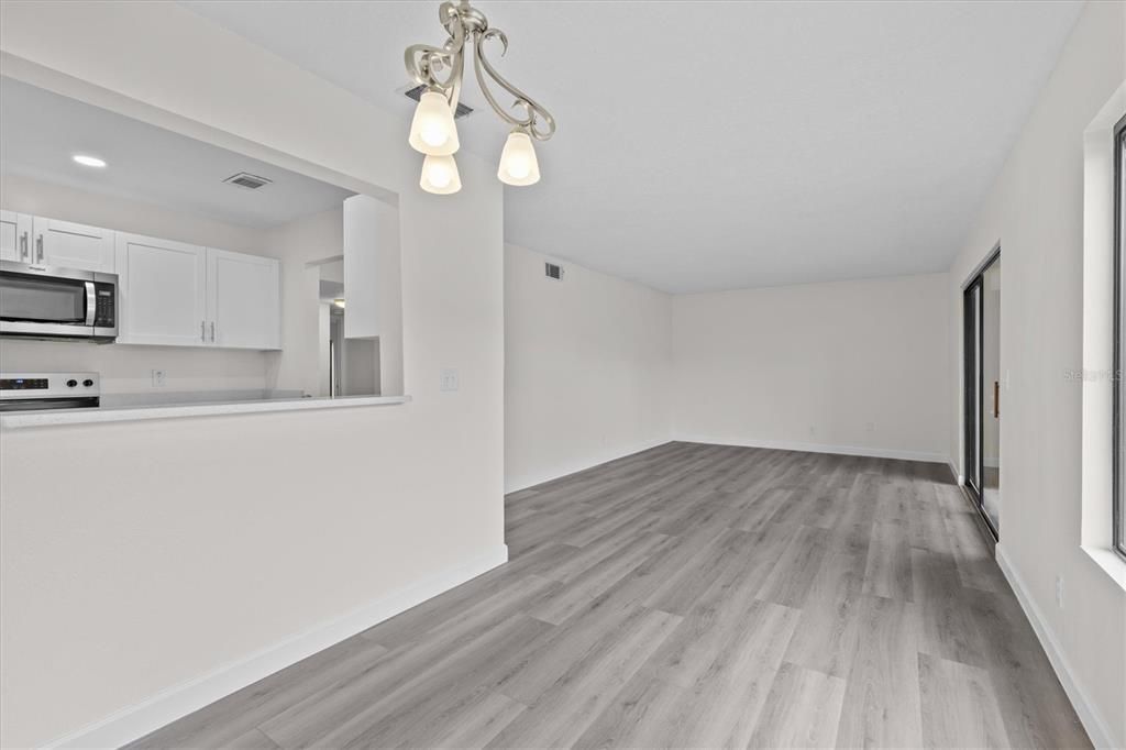 En Venta: $250,000 (2 camas, 2 baños, 1020 Pies cuadrados)