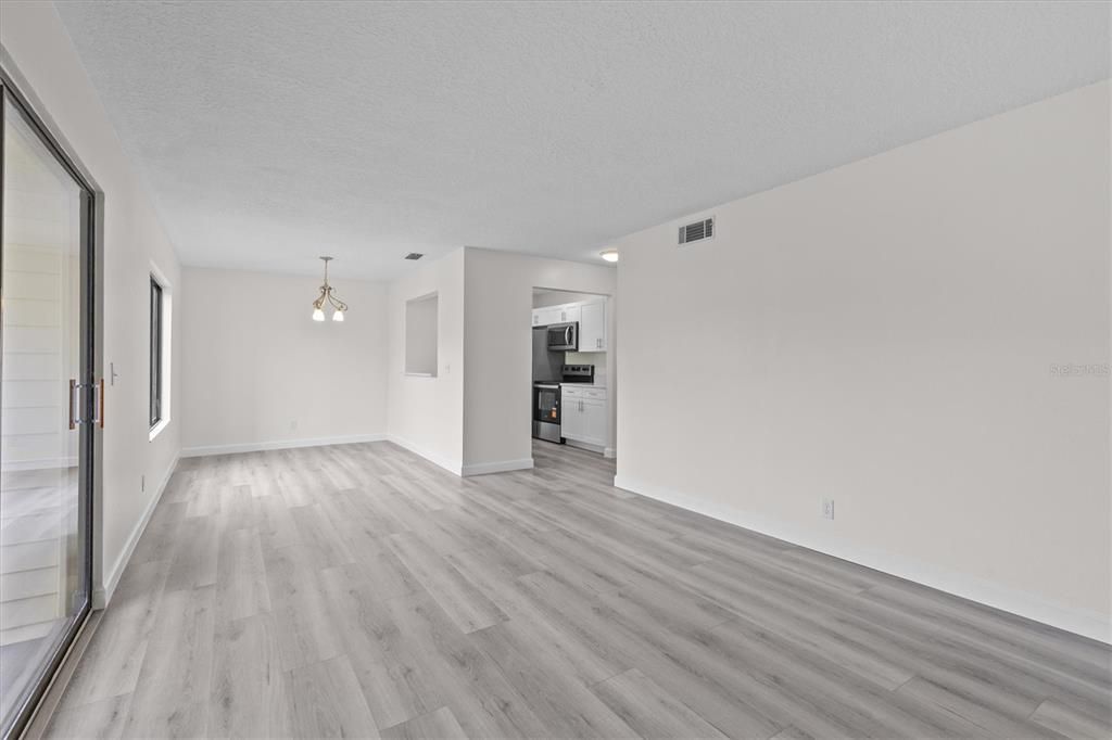 En Venta: $250,000 (2 camas, 2 baños, 1020 Pies cuadrados)
