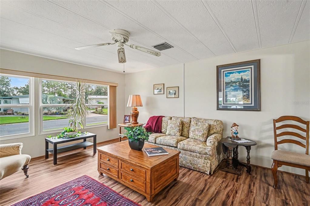 For Sale: $300,000 (2 beds, 2 baths, 2028 Square Feet)