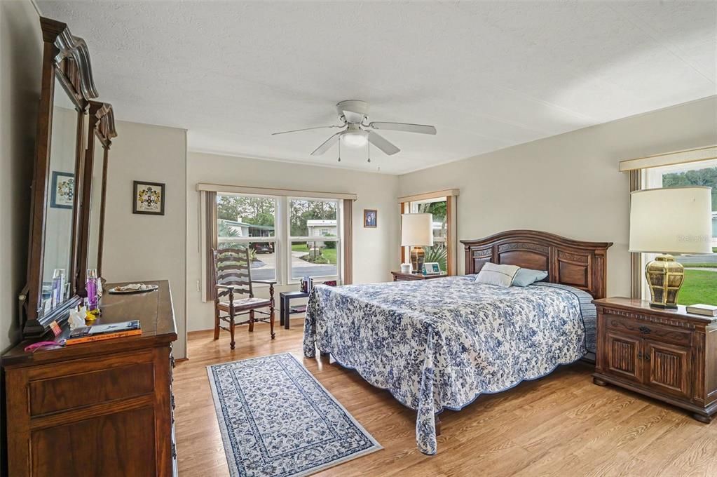 For Sale: $300,000 (2 beds, 2 baths, 2028 Square Feet)