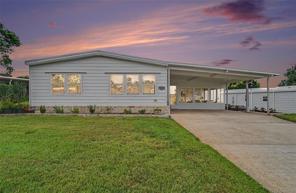 For Sale: $300,000 (2 beds, 2 baths, 2028 Square Feet)