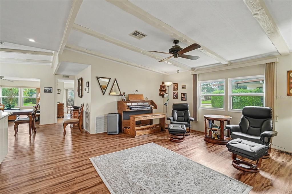 For Sale: $300,000 (2 beds, 2 baths, 2028 Square Feet)
