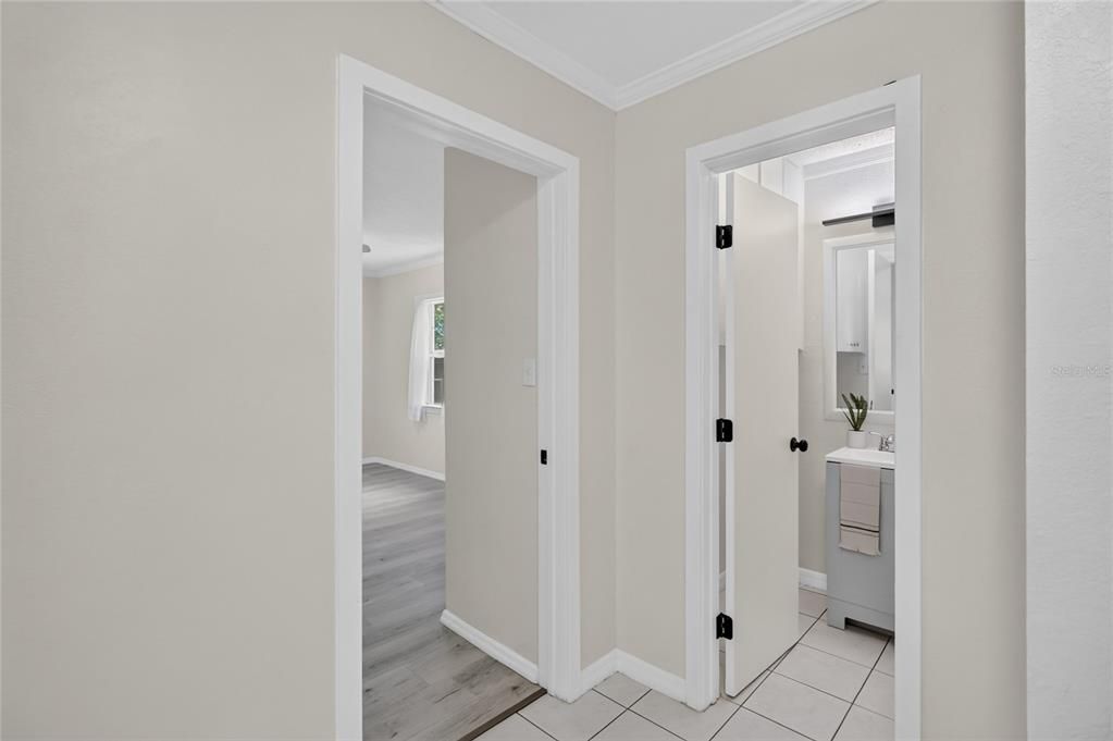 На продажу: $184,900 (2 спален, 1 ванн, 875 Квадратных фут)