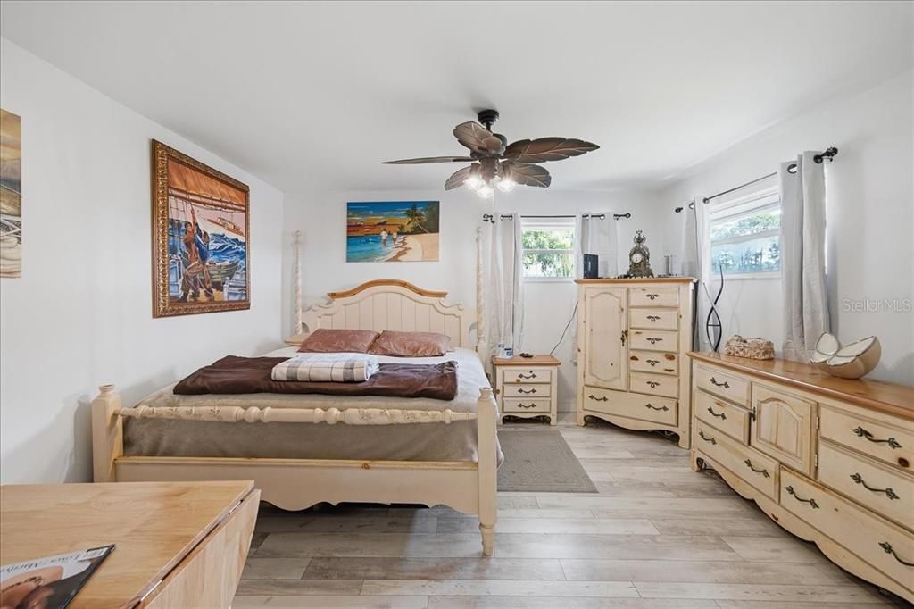 For Sale: $390,000 (3 beds, 2 baths, 1398 Square Feet)
