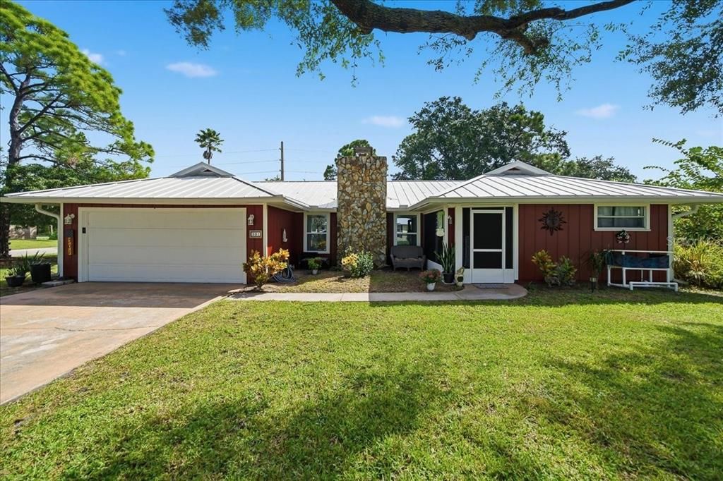 For Sale: $390,000 (3 beds, 2 baths, 1398 Square Feet)