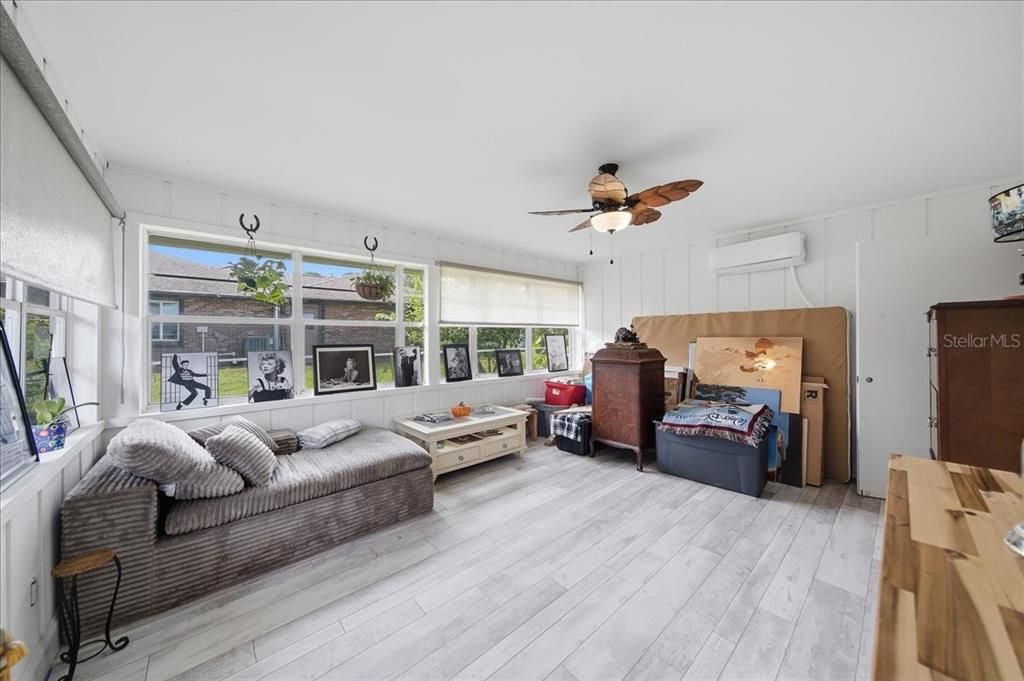 For Sale: $390,000 (3 beds, 2 baths, 1398 Square Feet)