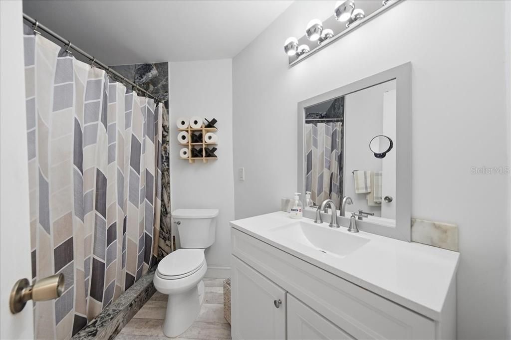 For Sale: $390,000 (3 beds, 2 baths, 1398 Square Feet)