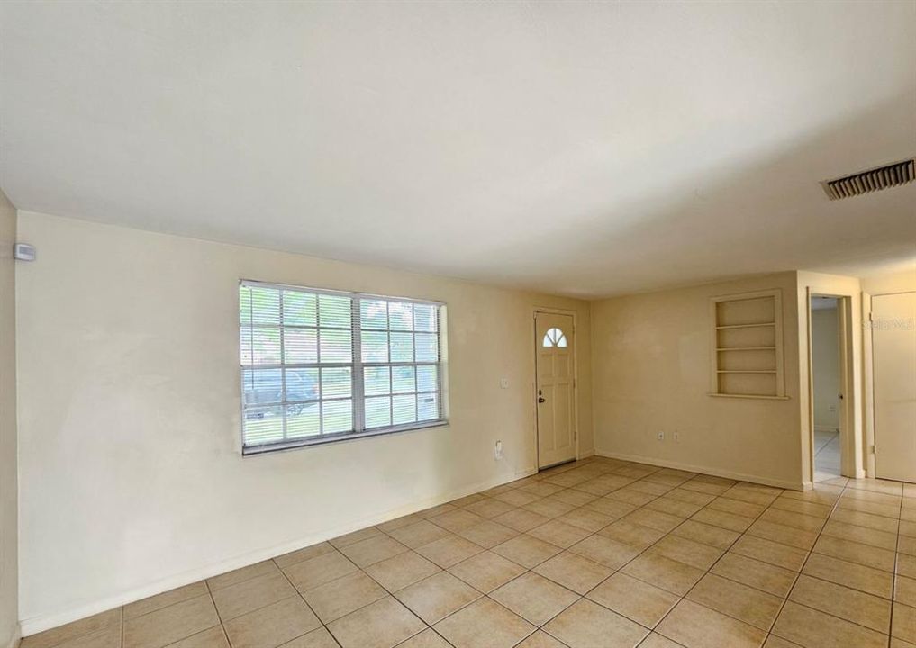 В аренду: $1,400 (2 спален, 1 ванн, 848 Квадратных фут)