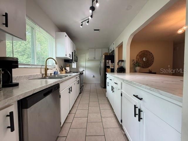 En Venta: $328,900 (3 camas, 2 baños, 1325 Pies cuadrados)