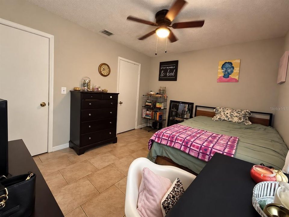 En Venta: $328,900 (3 camas, 2 baños, 1325 Pies cuadrados)