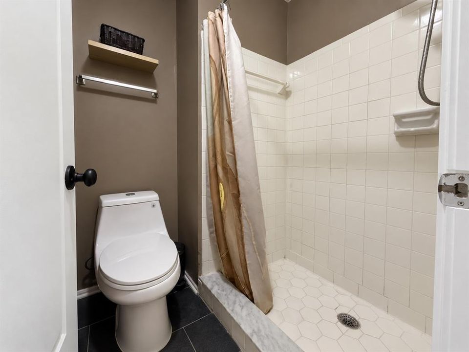 En Venta: $328,900 (3 camas, 2 baños, 1325 Pies cuadrados)