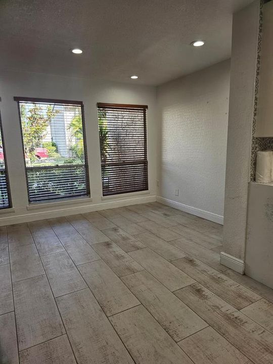 For Rent: $2,500 (3 beds, 2 baths, 1520 Square Feet)