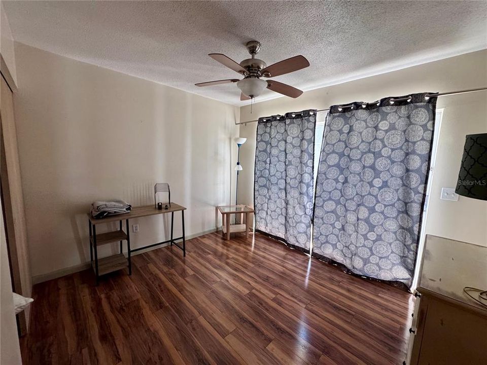 For Sale: $349,900 (3 beds, 2 baths, 1498 Square Feet)