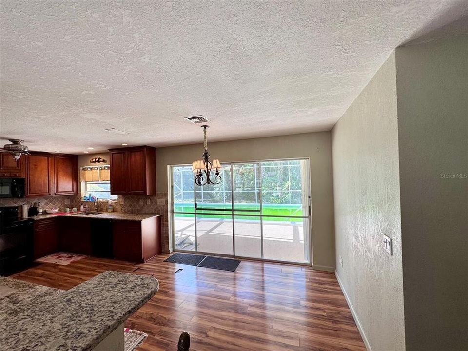 For Sale: $349,900 (3 beds, 2 baths, 1498 Square Feet)