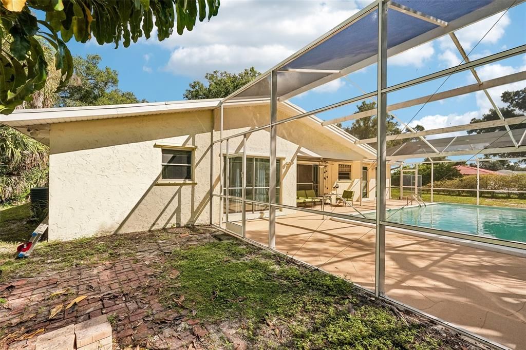 For Sale: $349,900 (3 beds, 2 baths, 1498 Square Feet)