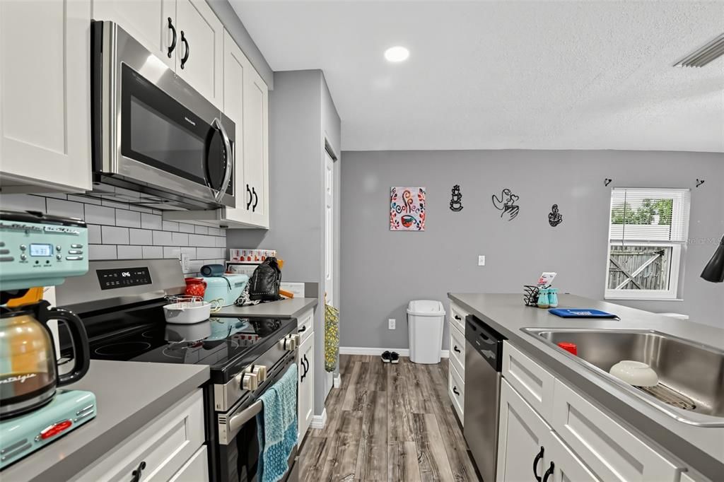 For Sale: $219,000 (2 beds, 2 baths, 1050 Square Feet)